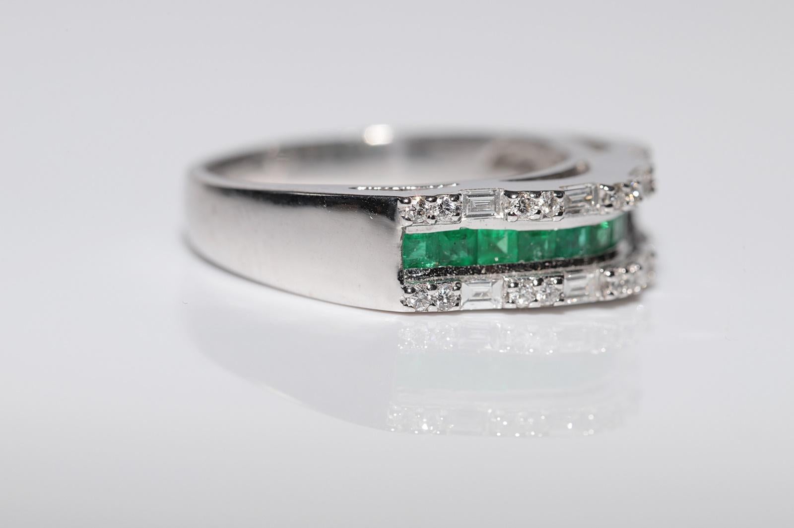 Brilliant Cut 18k Gold Natural Diamond And Caliber Emerald Decorated Band Ring For Sale