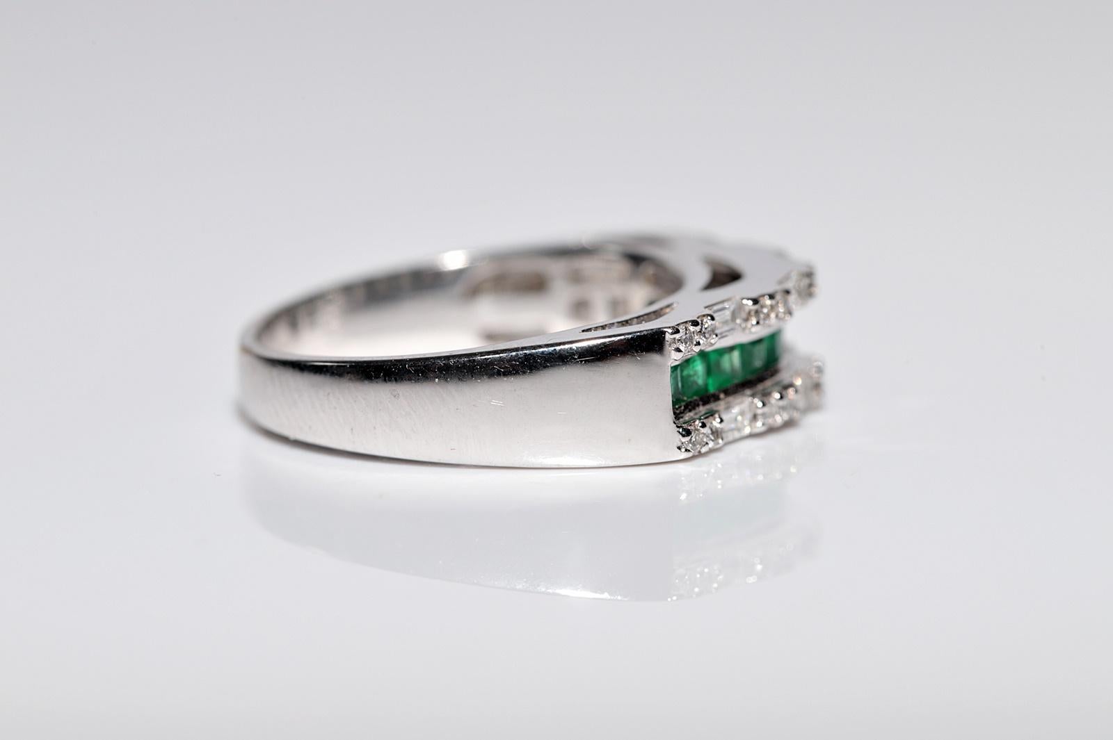 18k Gold Natural Diamond And Caliber Emerald Decorated Band Ring In Good Condition For Sale In Fatih/İstanbul, 34