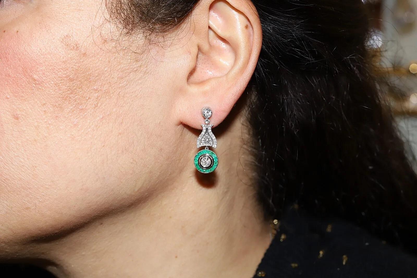 18K Gold Natural Diamond And Caliber Cut Emerald Decorated Drop Earring For Sale 2
