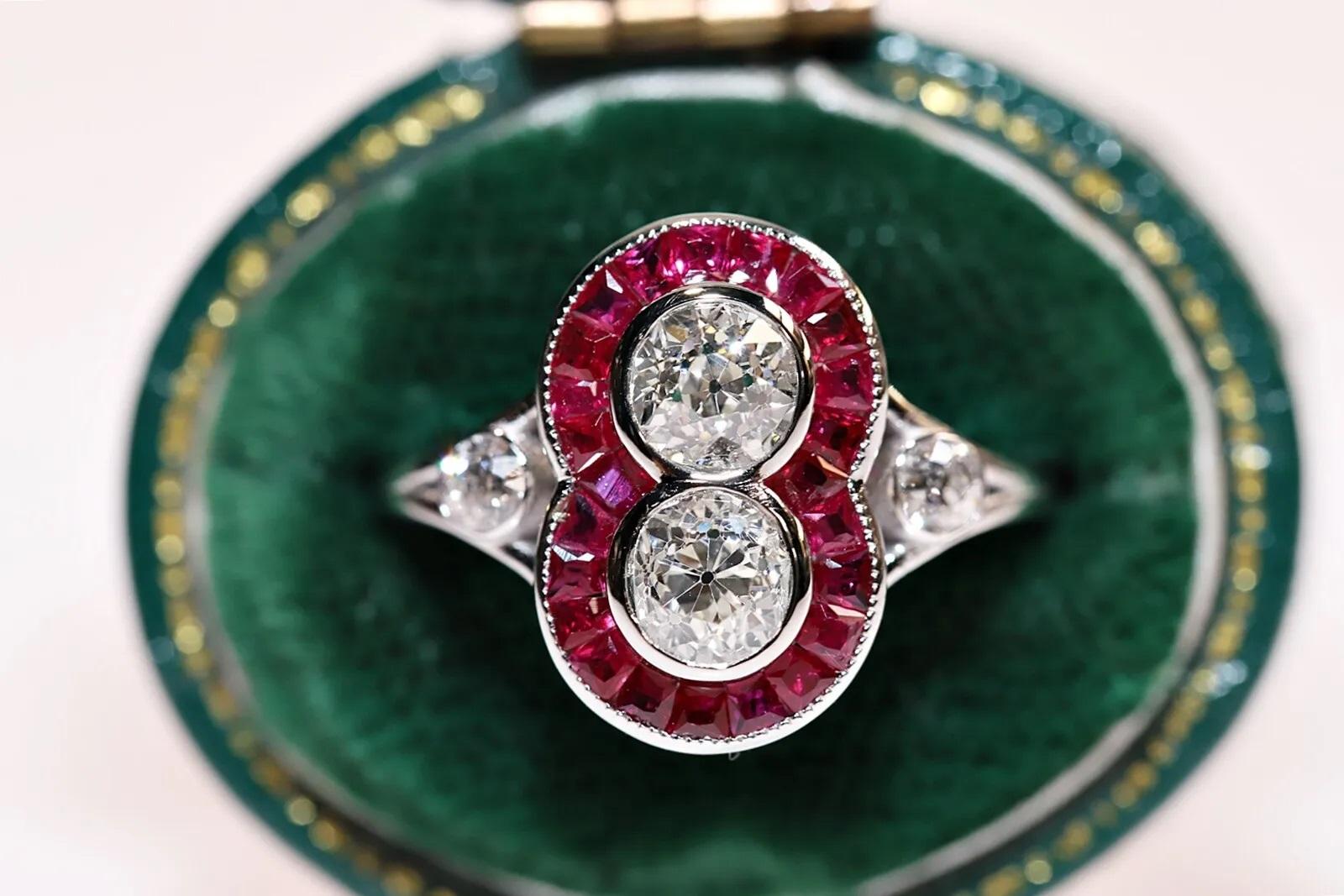 18k Gold Natural Diamond And Caliber Ruby Decorated Ring For Sale 5