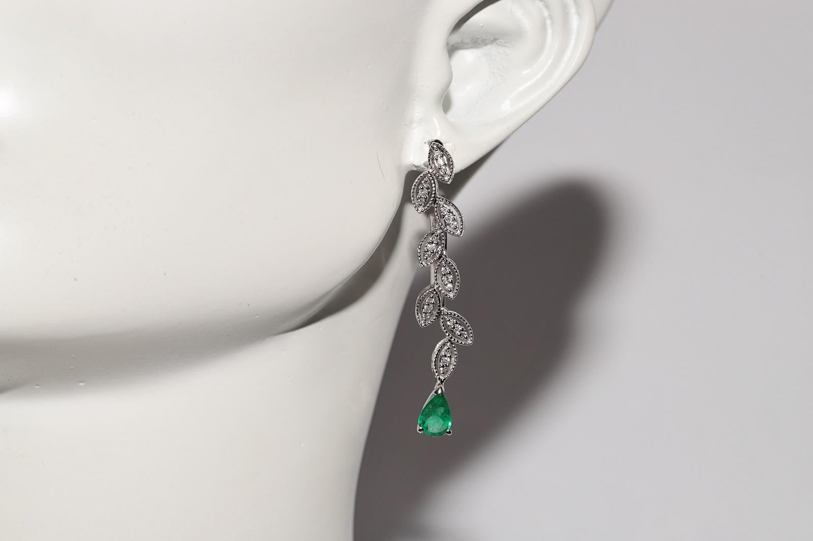 18k Gold Natural Diamond And Emerald Decorated Drop Earring in vendita 6
