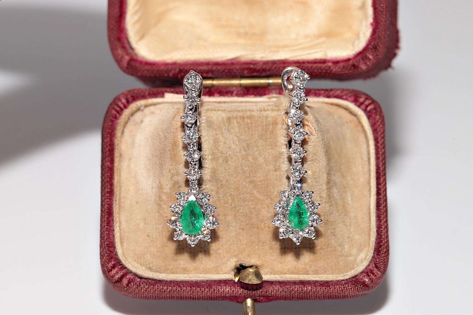 In very good condition.
Total weight is 6 grams.
Totally is diamond 1.28 ct.
The diamond is has G-H color and vvs-vs clarity.
Totally is emerald 0.74 ct.
Box is not included.
Please contact for any questions.