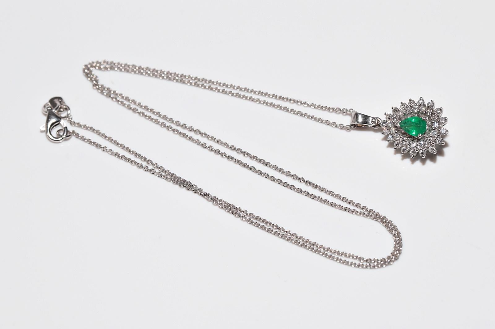 18k Gold Natural Diamond And Emerald Decorated Pendant Necklace For Sale 7