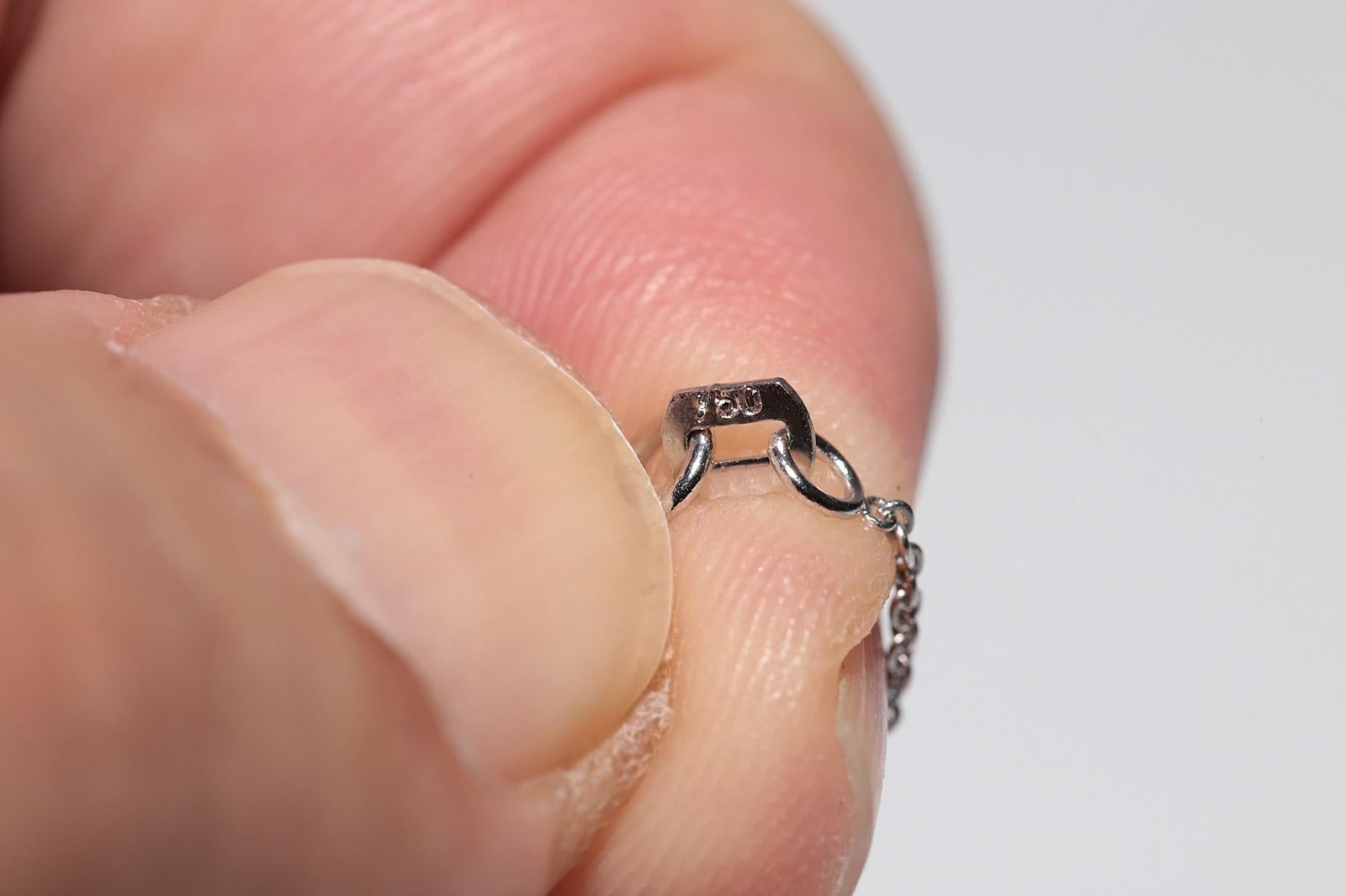 18 Karat Gold Natürlicher Diamant und Smaragd verzierter Anhänger Halskette im Angebot 8