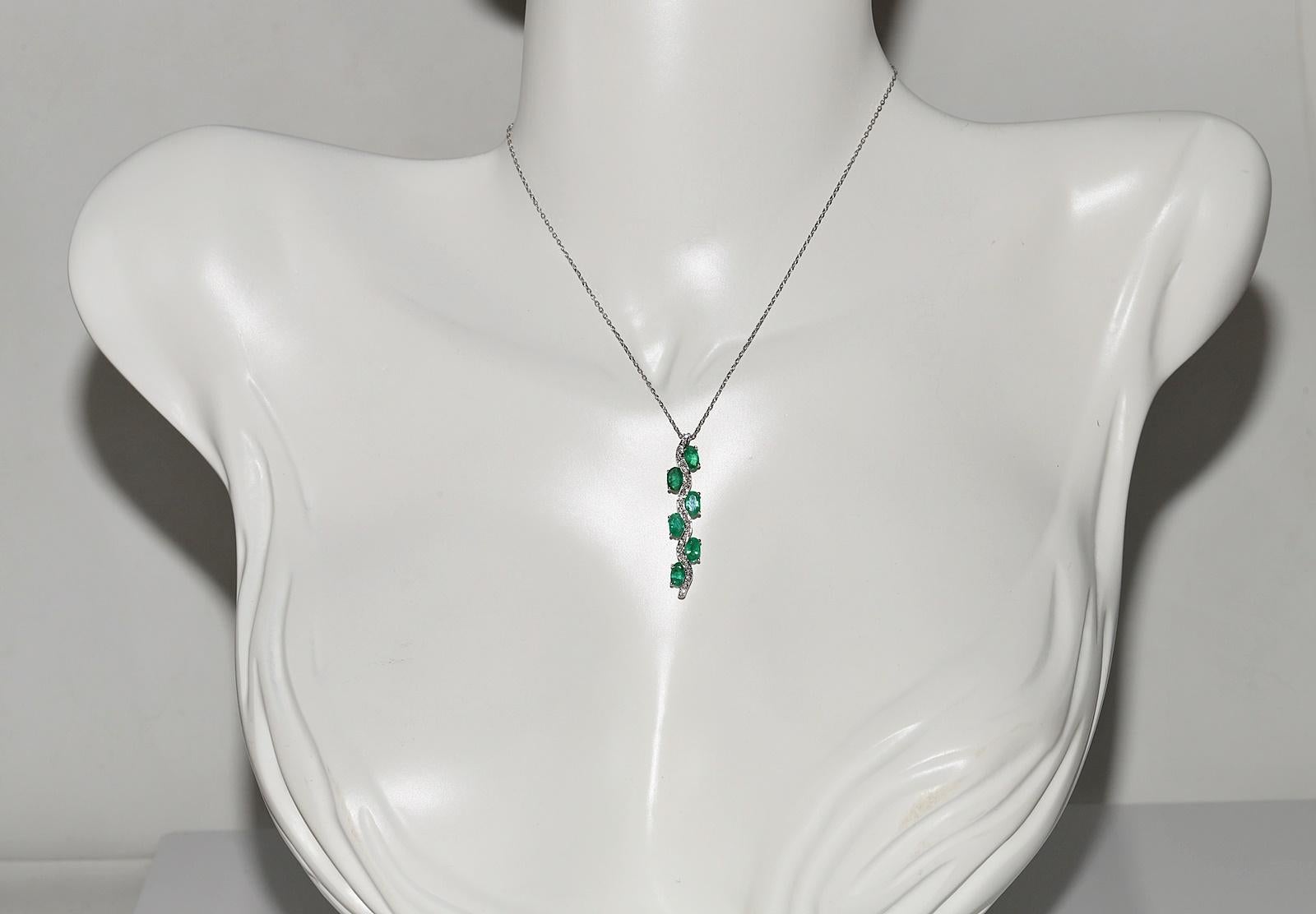 In very good condition.
Total weight is 4.4 grams.
Totally is diamond 0.13 ct.
The diamond is has G color and vvs clarity.
Totally is emerald 1.40 ct.
Total lenght is chain 41 cm.
Please contact for any questions.