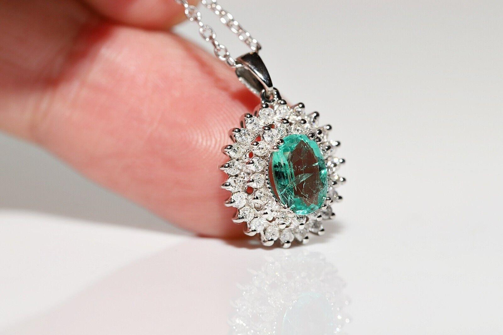 18 Karat Gold Natürlicher Diamant und Smaragd verzierter Anhänger Halskette (Brillantschliff) im Angebot
