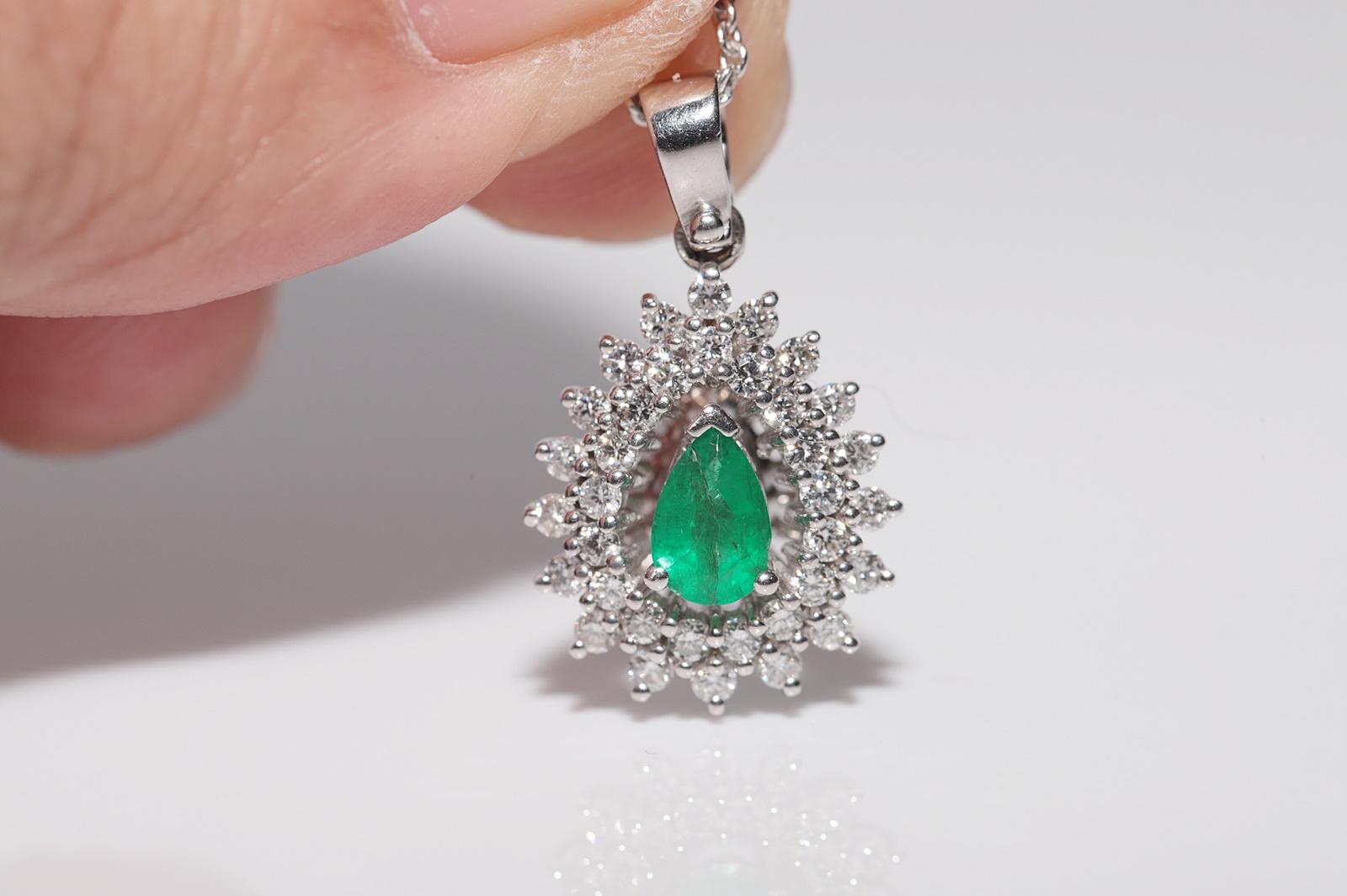 18 Karat Gold Natürlicher Diamant und Smaragd verzierter Anhänger Halskette Damen im Angebot