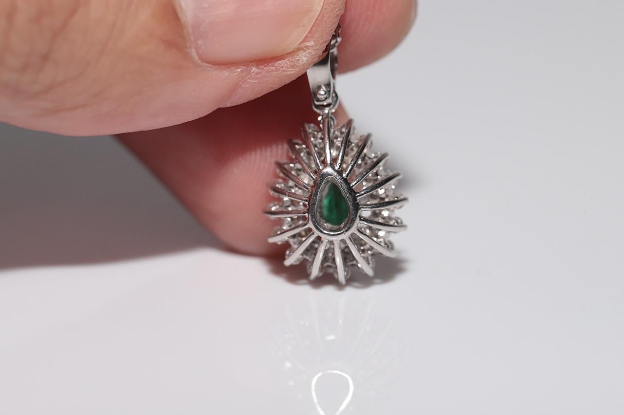 18 Karat Gold Natürlicher Diamant und Smaragd verzierter Anhänger Halskette im Angebot 2