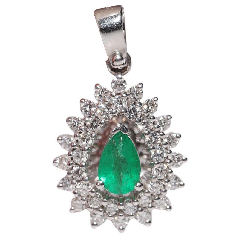 Collana con ciondolo decorato con diamanti naturali e smeraldi in oro 18k