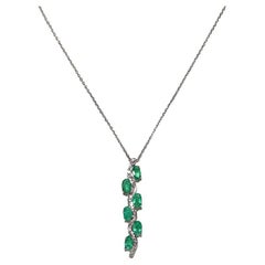 18k Gold Natural Diamond And Emerald Decorated Pendant Necklace
