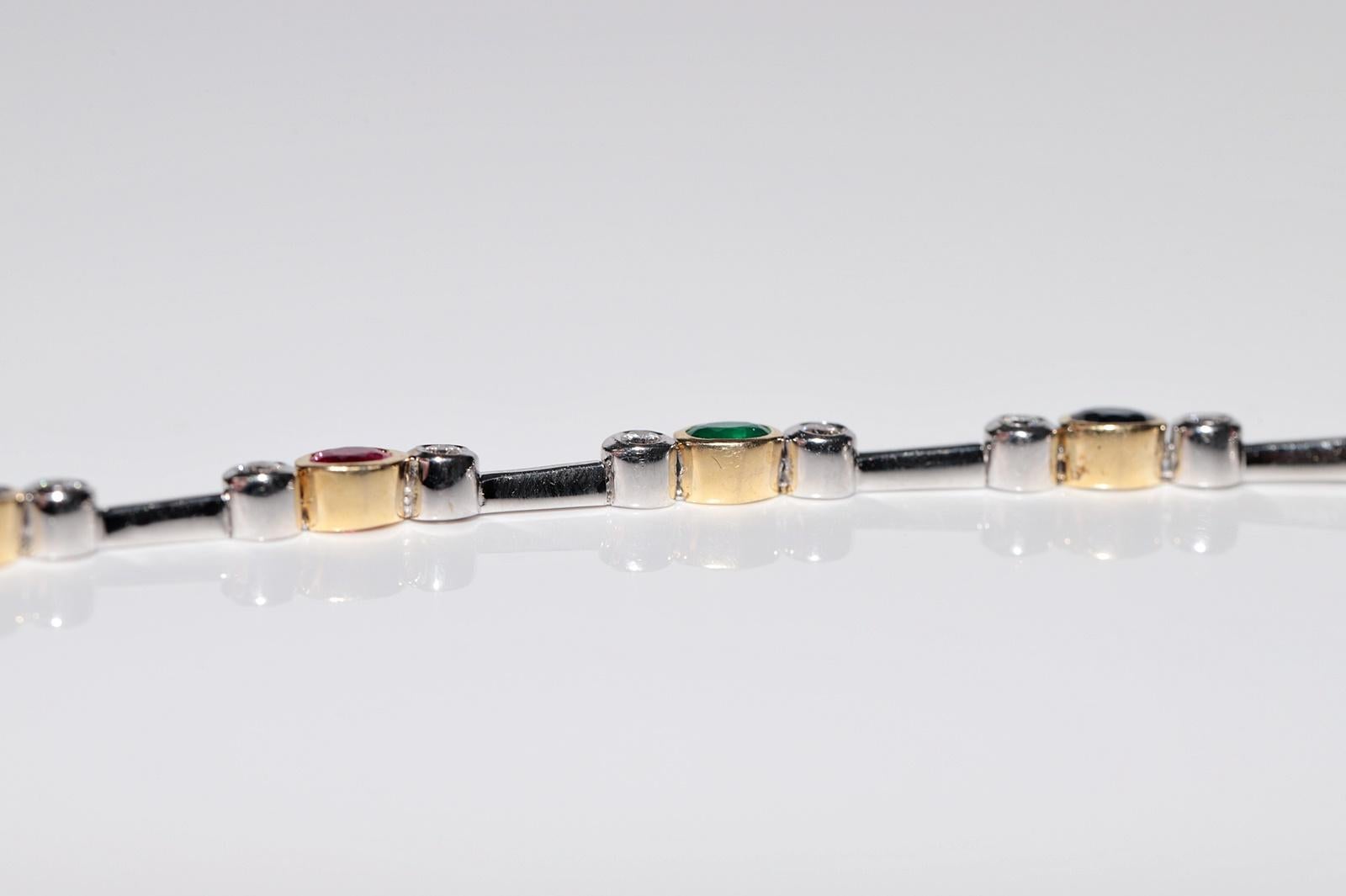 Tennisarmband aus 18 Karat Gold mit natürlichen Diamanten und Smaragden, Saphiren und Rubinen im Angebot 10