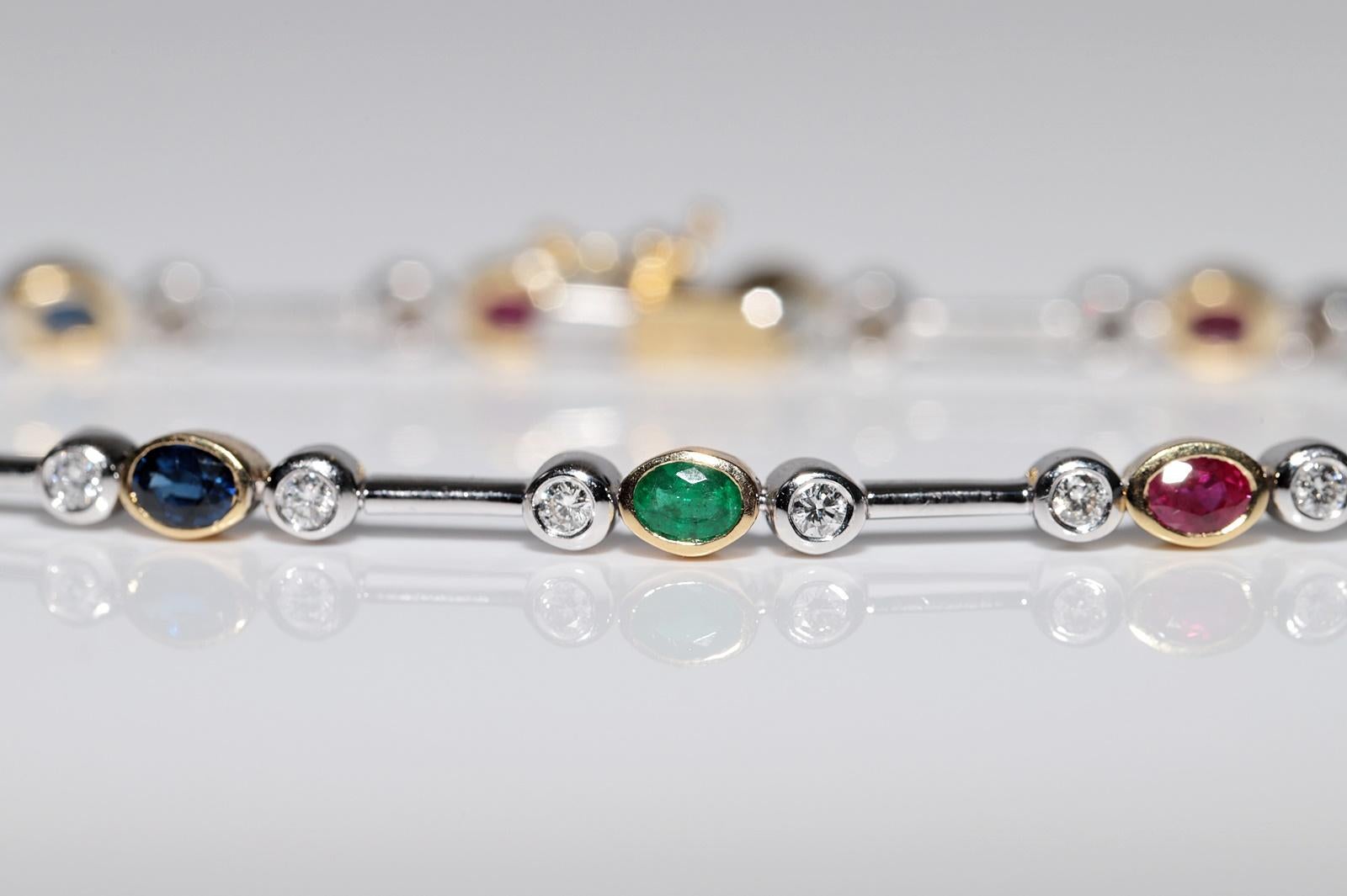 Tennisarmband aus 18 Karat Gold mit natürlichen Diamanten und Smaragden, Saphiren und Rubinen Damen im Angebot