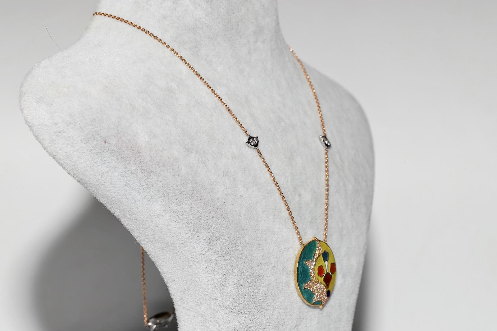 18k Gold Natural Diamond And Enamel Decorated Pretty Necklace In Good Condition For Sale In Fatih/İstanbul, 34