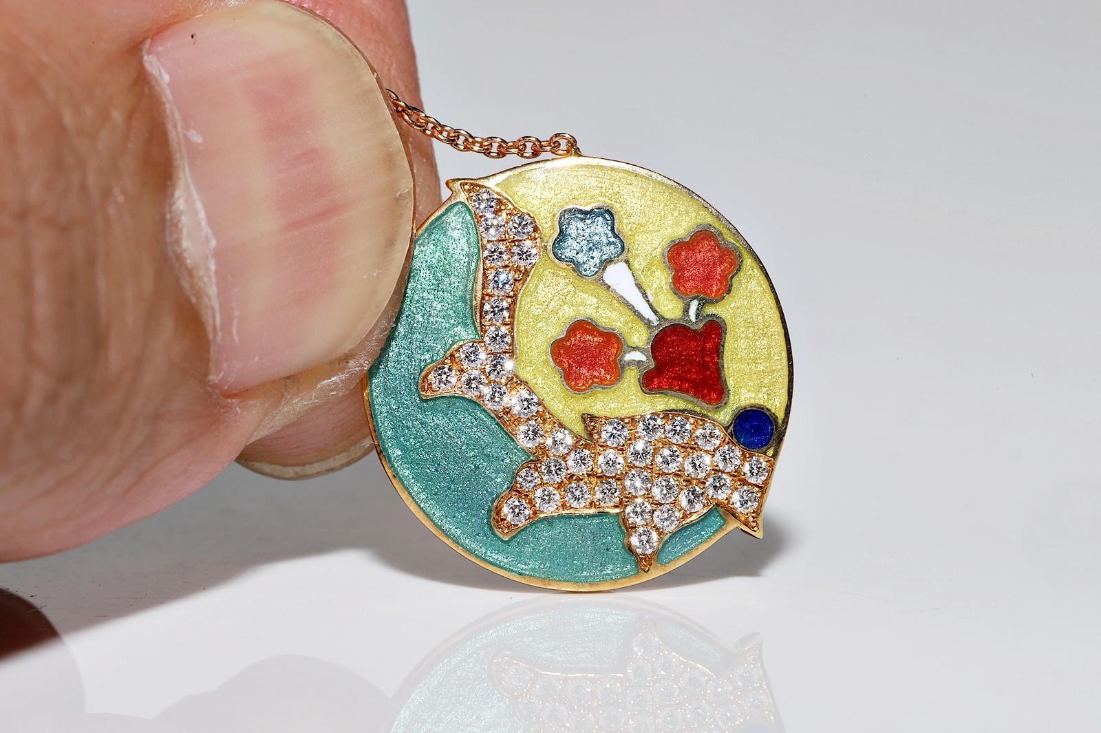 18k Gold Natural Diamond And Enamel Decorated Pretty Necklace For Sale 2