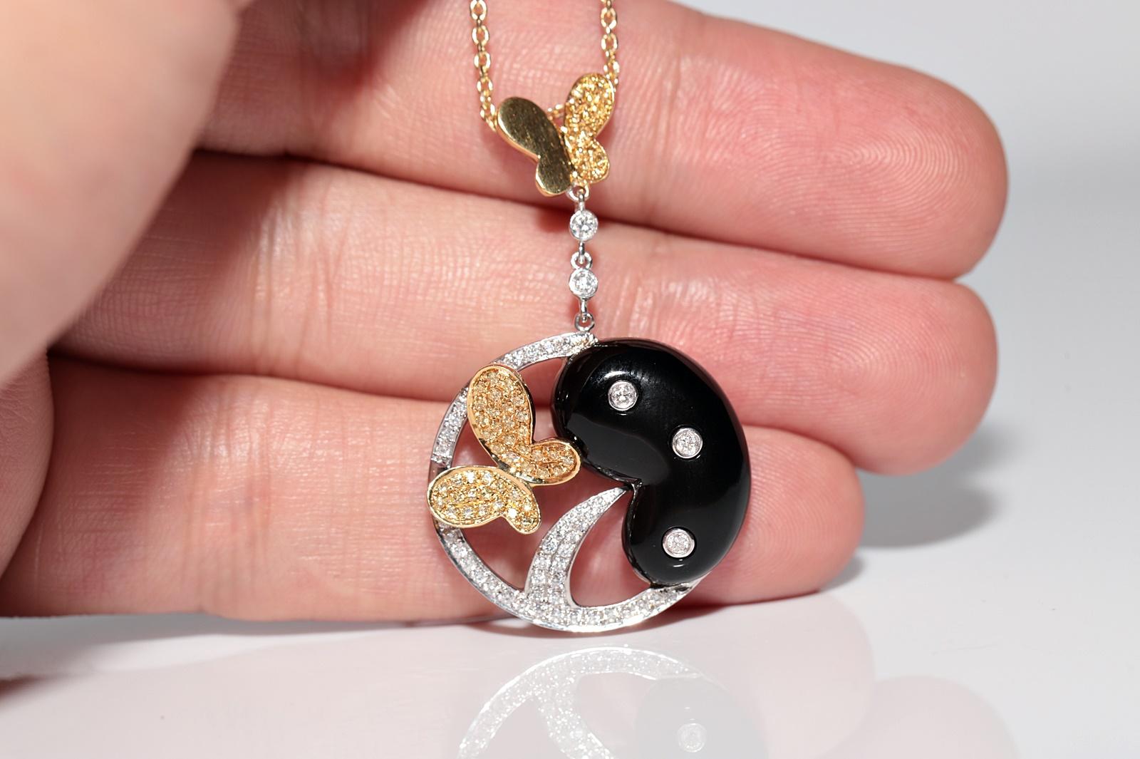 18k Gold Natural Diamond And Onyx Decorated Butterfly Pendant Necklace For Sale 3