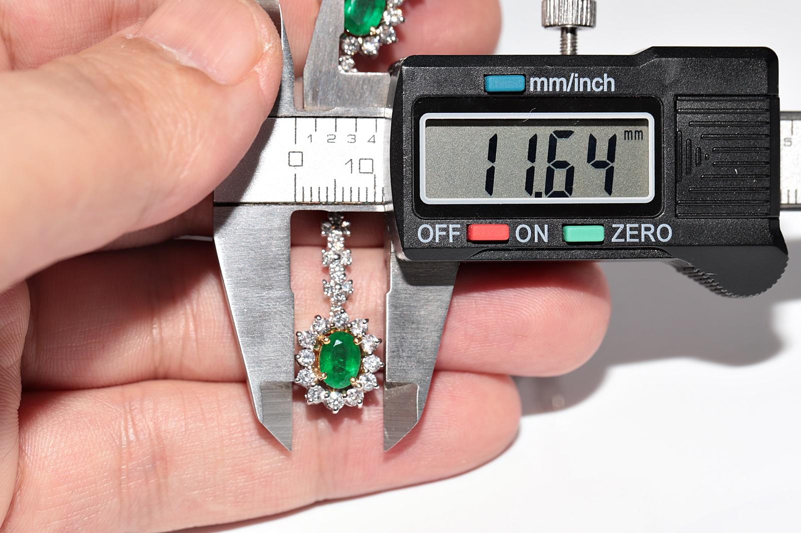 18 Karat Gold Natürlicher Diamant und Smaragd im Ovalschliff Smaragd Dekorierte Halskette im Angebot 11