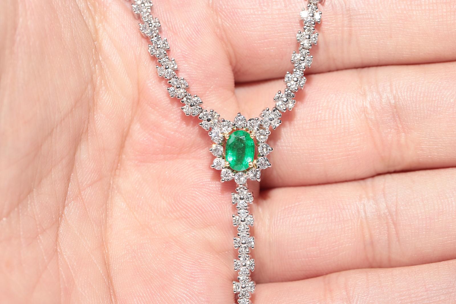 18k Gold Natural Diamond And Oval Cut Emerald Decorated Necklace For Sale 2