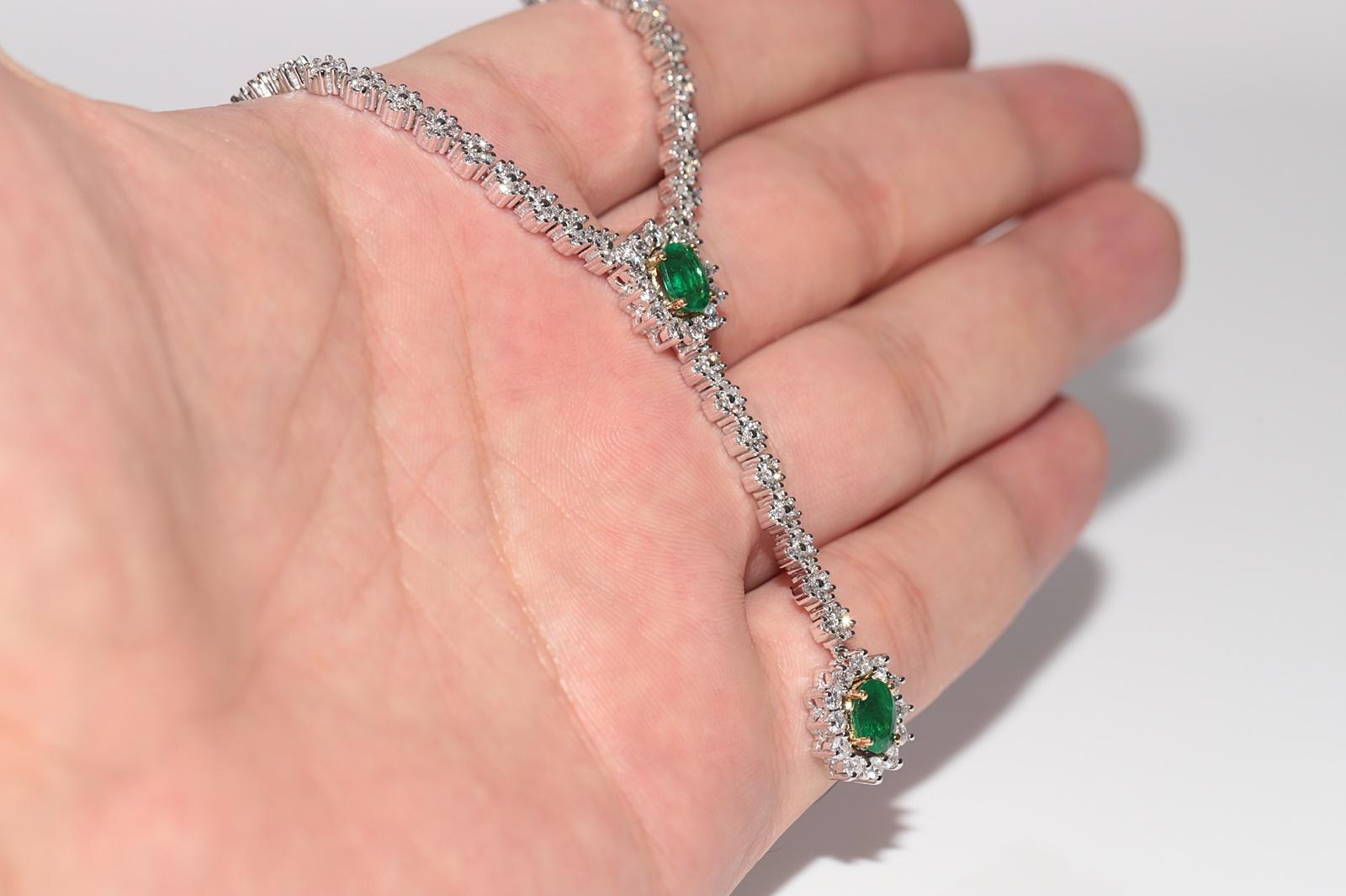 18k Gold Natural Diamond And Oval Cut Emerald Decorated Necklace For Sale 3