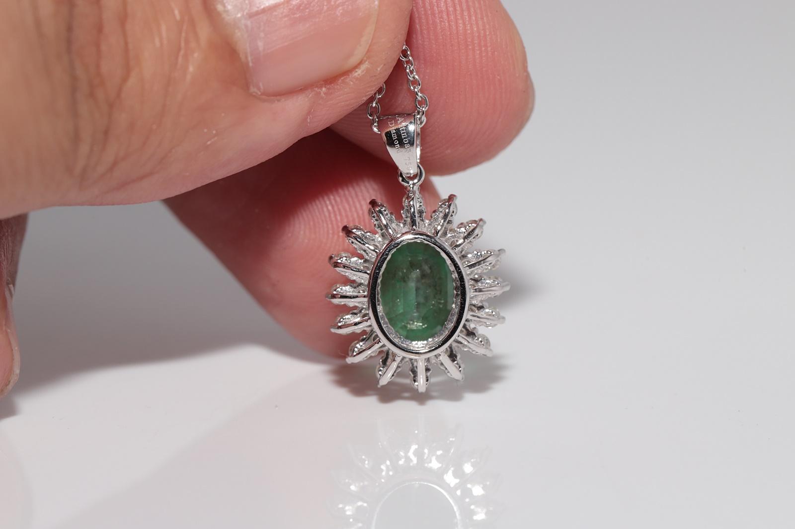 18k Gold Natural Diamond And Oval Cut Emerald Decorated Pendant Necklace im Angebot 4