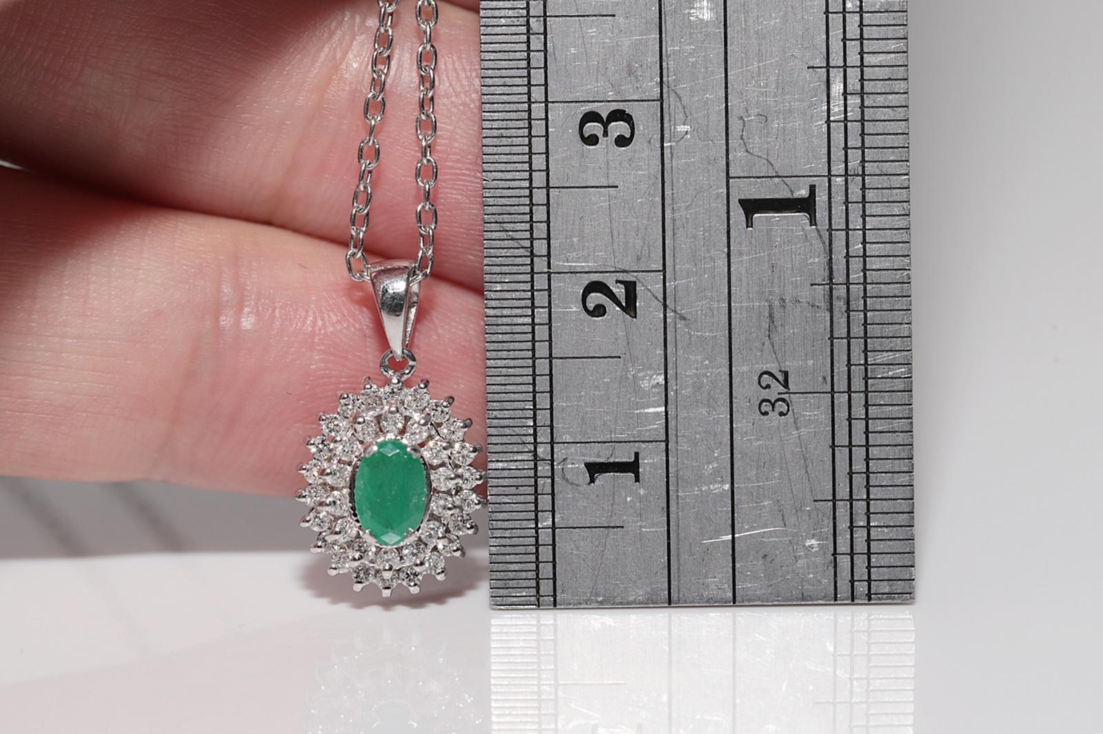 18k Gold Natural Diamond And Oval Cut Emerald Decorated Pendant Necklace For Sale 6