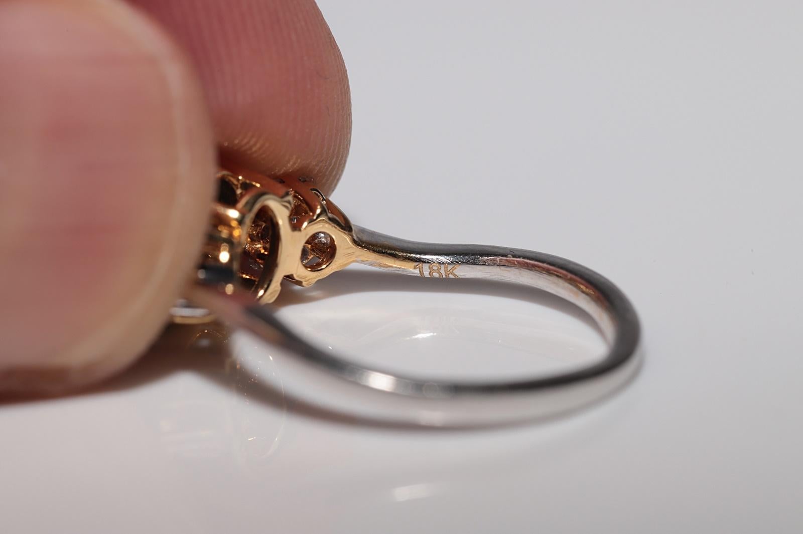 18k Gold Natural Diamond And Oval Cut Emerald Decorated Ring For Sale 2