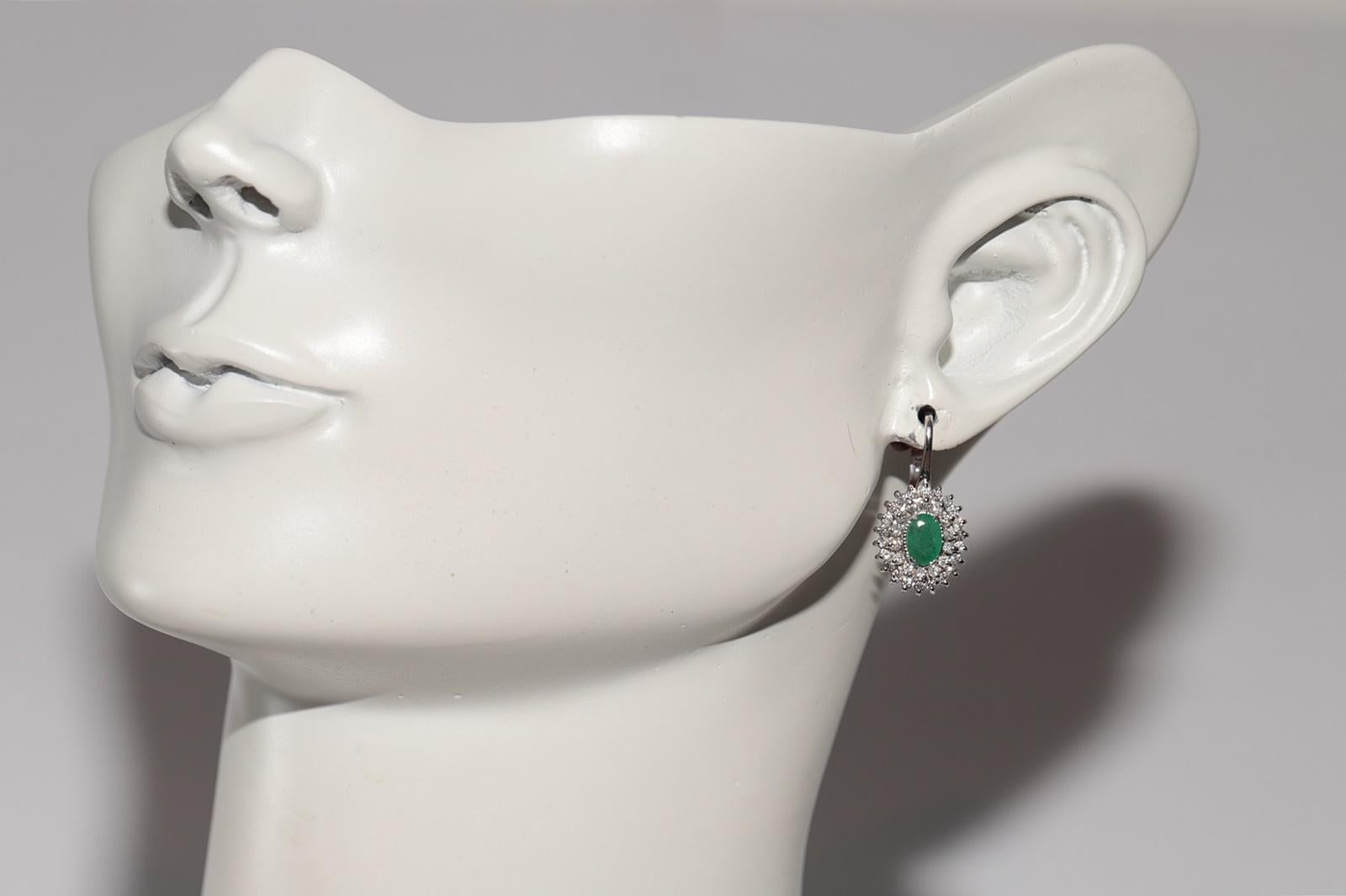 18k Gold Natural Diamond And Oval Cut Emerald Earring im Angebot 9