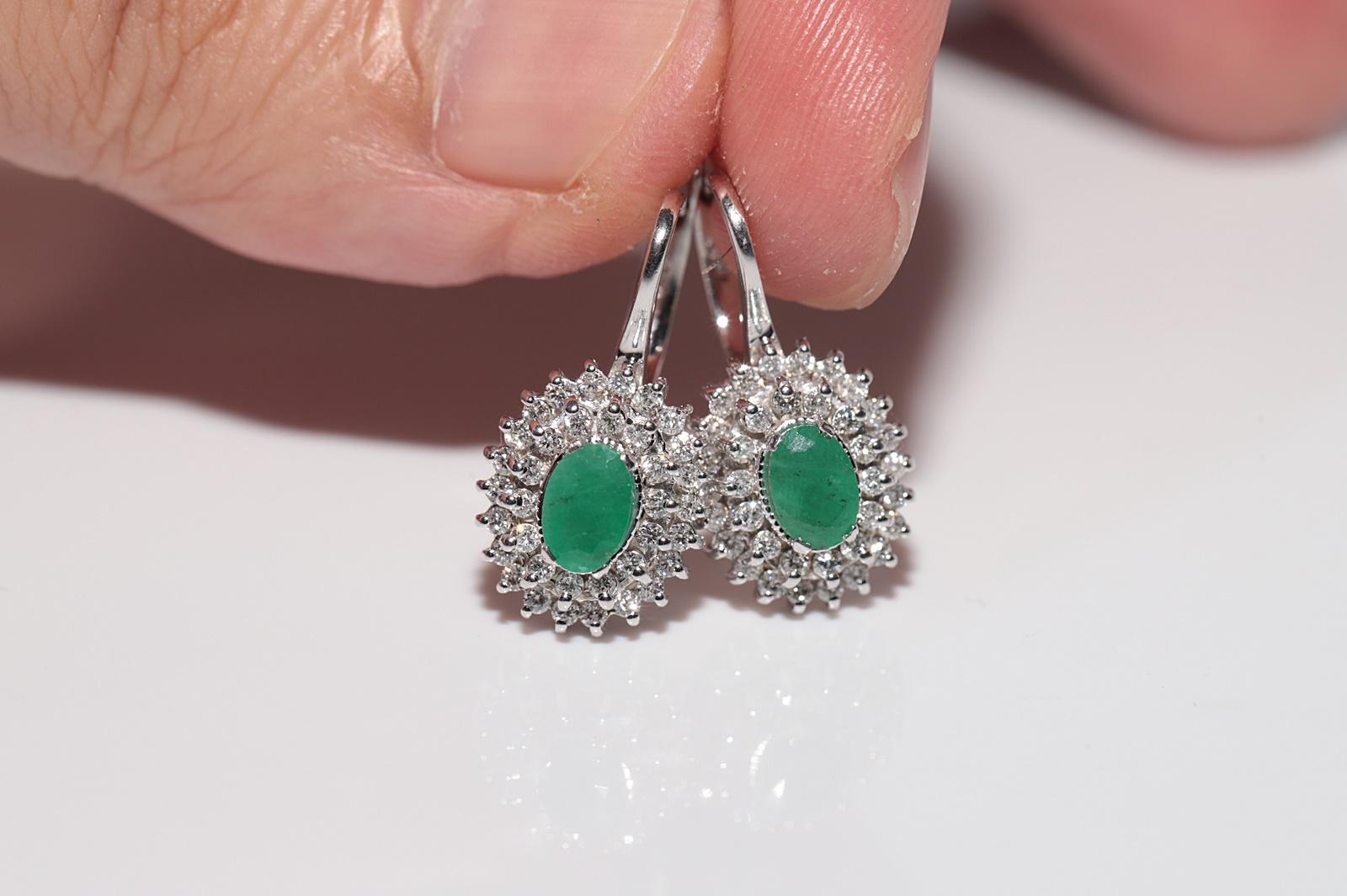 18k Gold Natural Diamond And Oval Cut Emerald Earring im Angebot 10