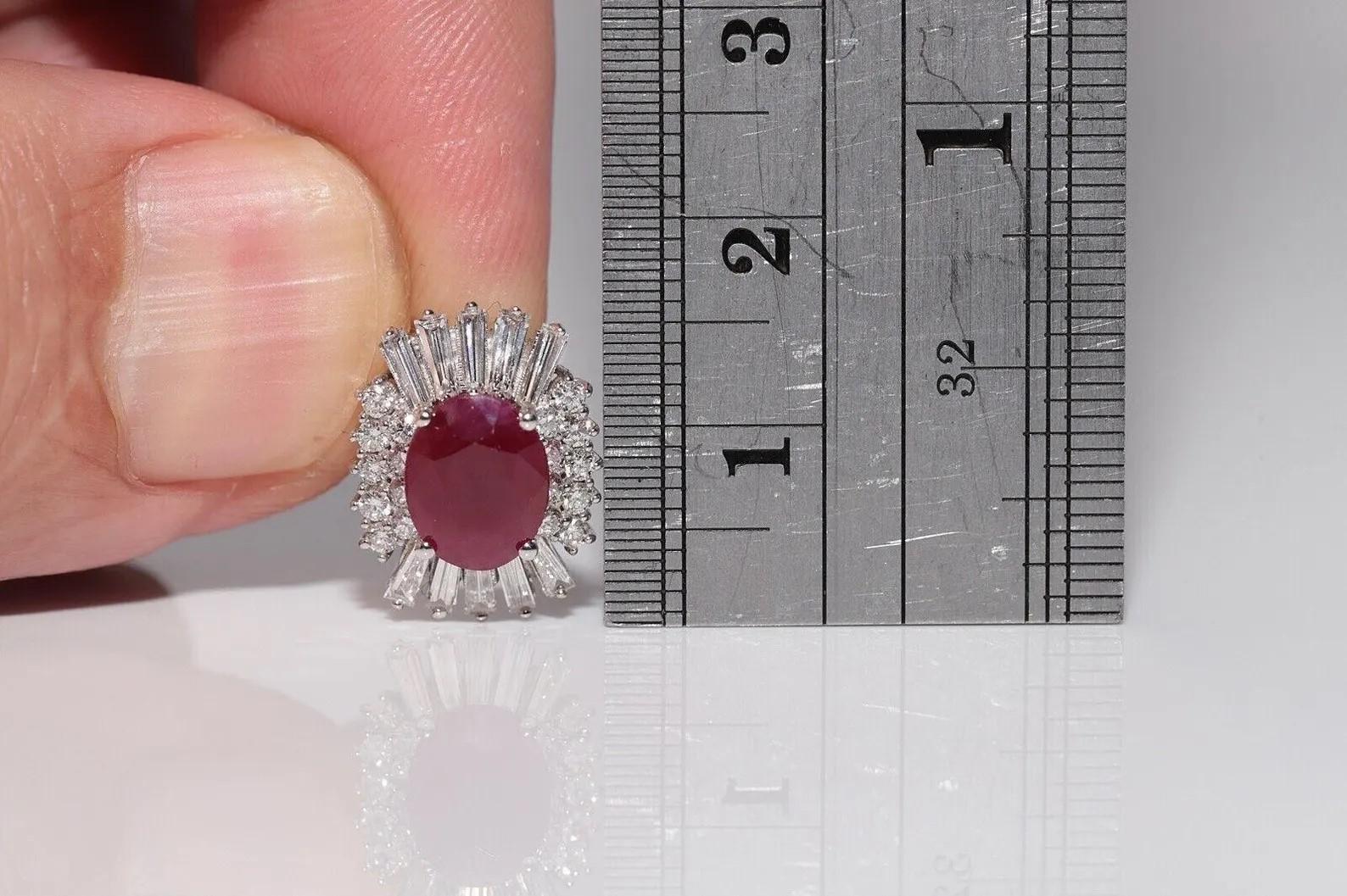 Collier pendentif décoré de diamants naturels et de rubis taille ovale en or 18 carats en vente 2