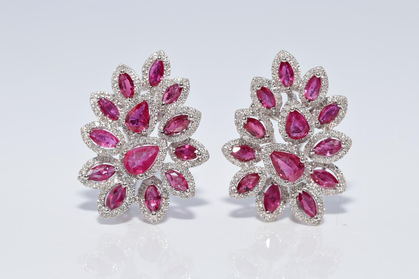 Pendiente Omega de Oro de 18 K Decorado con Diamantes Naturales y Rubíes Corte Pera Corte brillante en venta