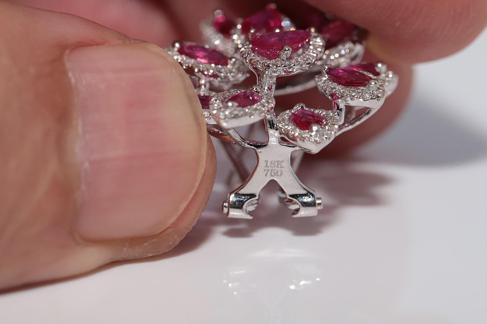 Pendiente Omega de Oro de 18 K Decorado con Diamantes Naturales y Rubíes Corte Pera en venta 3