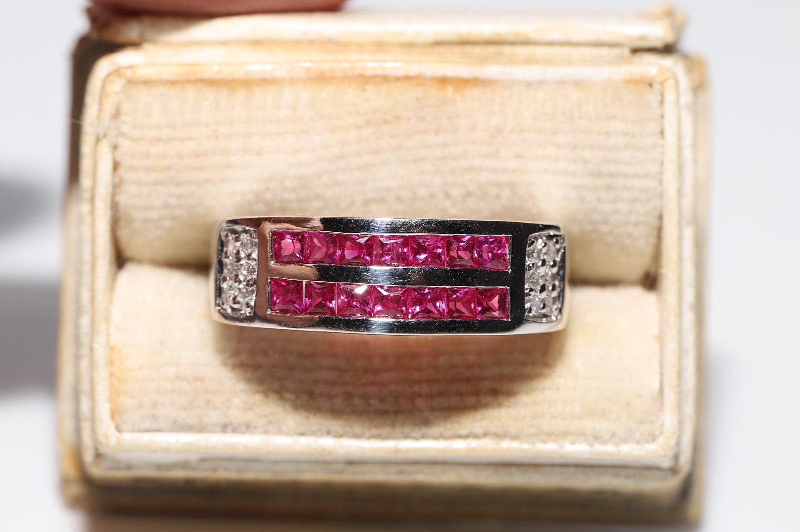 In very good condition.
Total weight is 5 grams.
Totally is diamond 0.20 ct.
The diamond is has G color and vs clarity.
Totally is ruby 0.70 ct.
Ring size is US 7
We can make any size.
Box is not included.
Please contact for any questions.