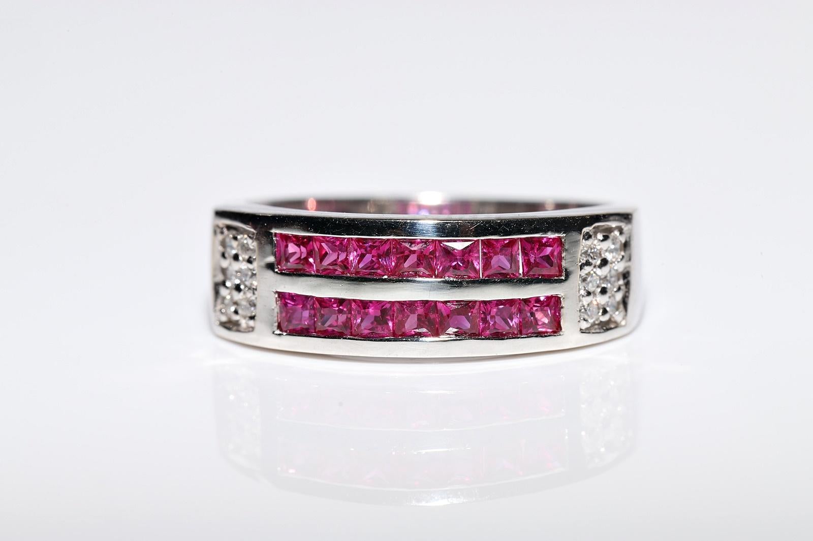 Modern 18k Gold Natural Diamond And Princess Cut Natural Ruby Decorated Band Ring For Sale