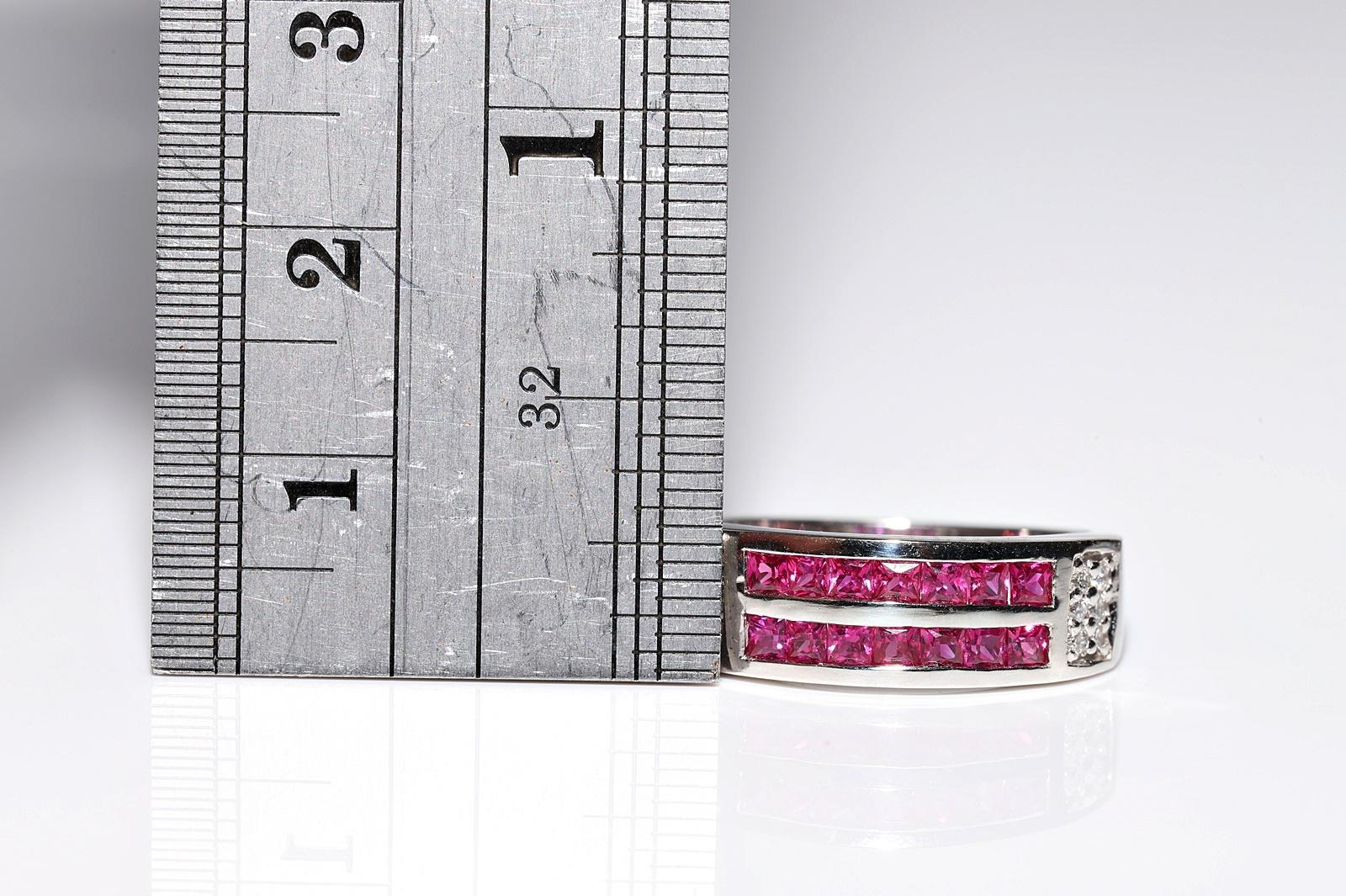 18k Gold Natural Diamond And Princess Cut Natural Ruby Decorated Band Ring In Good Condition For Sale In Fatih/İstanbul, 34