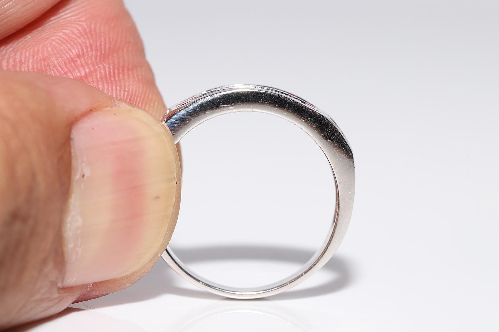 18k Gold natürlicher Diamant und natürlicher Rubin im Prinzessinnenschliff verzierter Bandring im Angebot 1