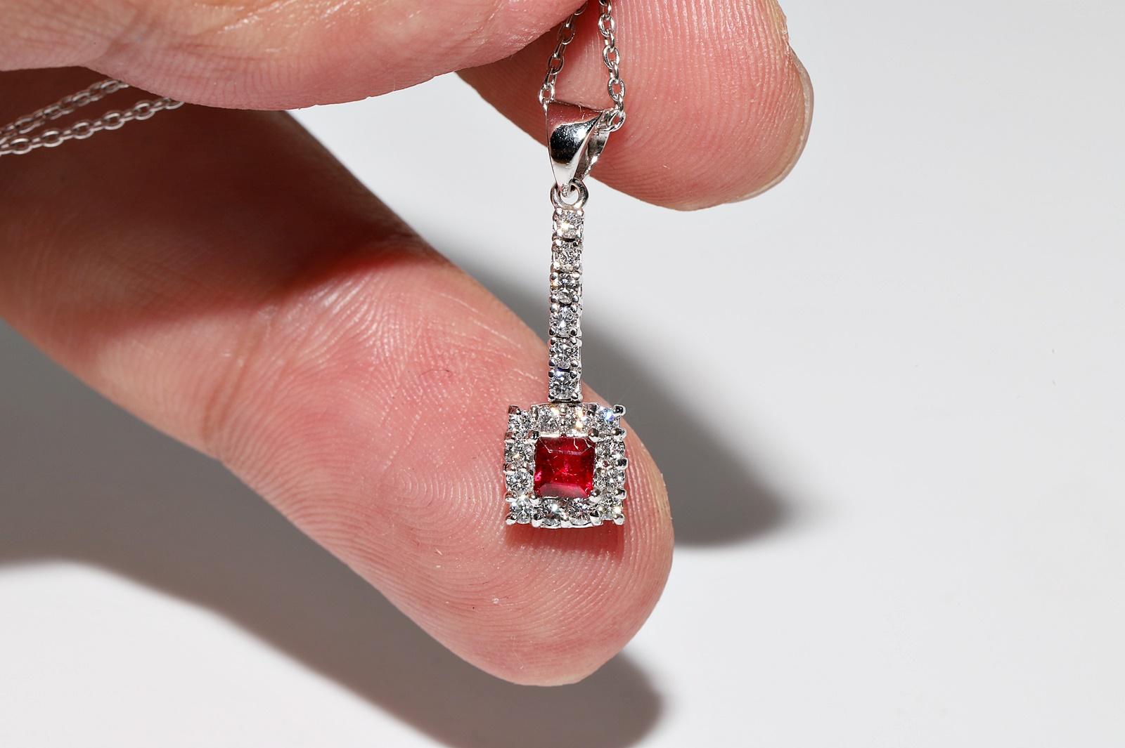 Collier pendentif en or 18k orné de diamants naturels et de rubis en vente 1