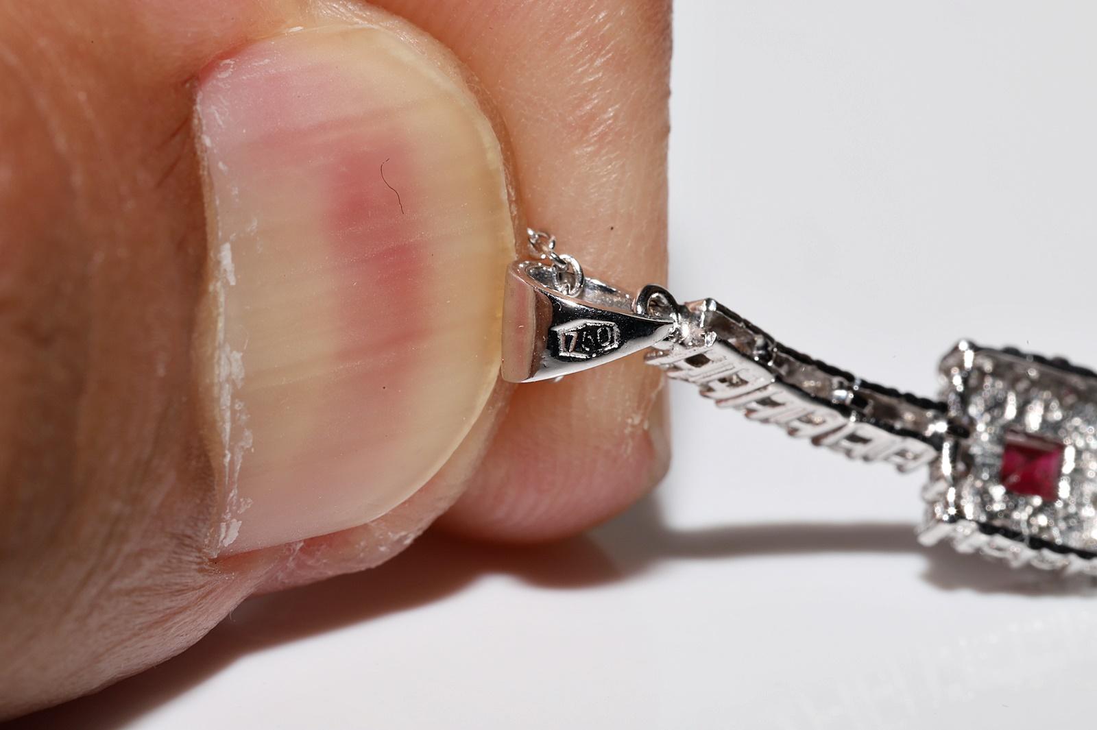 Collier pendentif en or 18k orné de diamants naturels et de rubis en vente 3