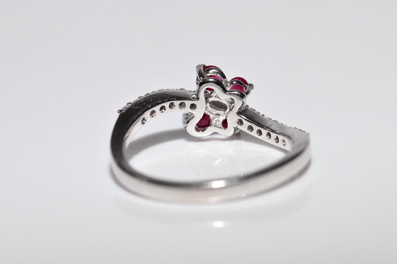 Donna Anello decorato con diamanti naturali e rubini in oro 18 carati in vendita