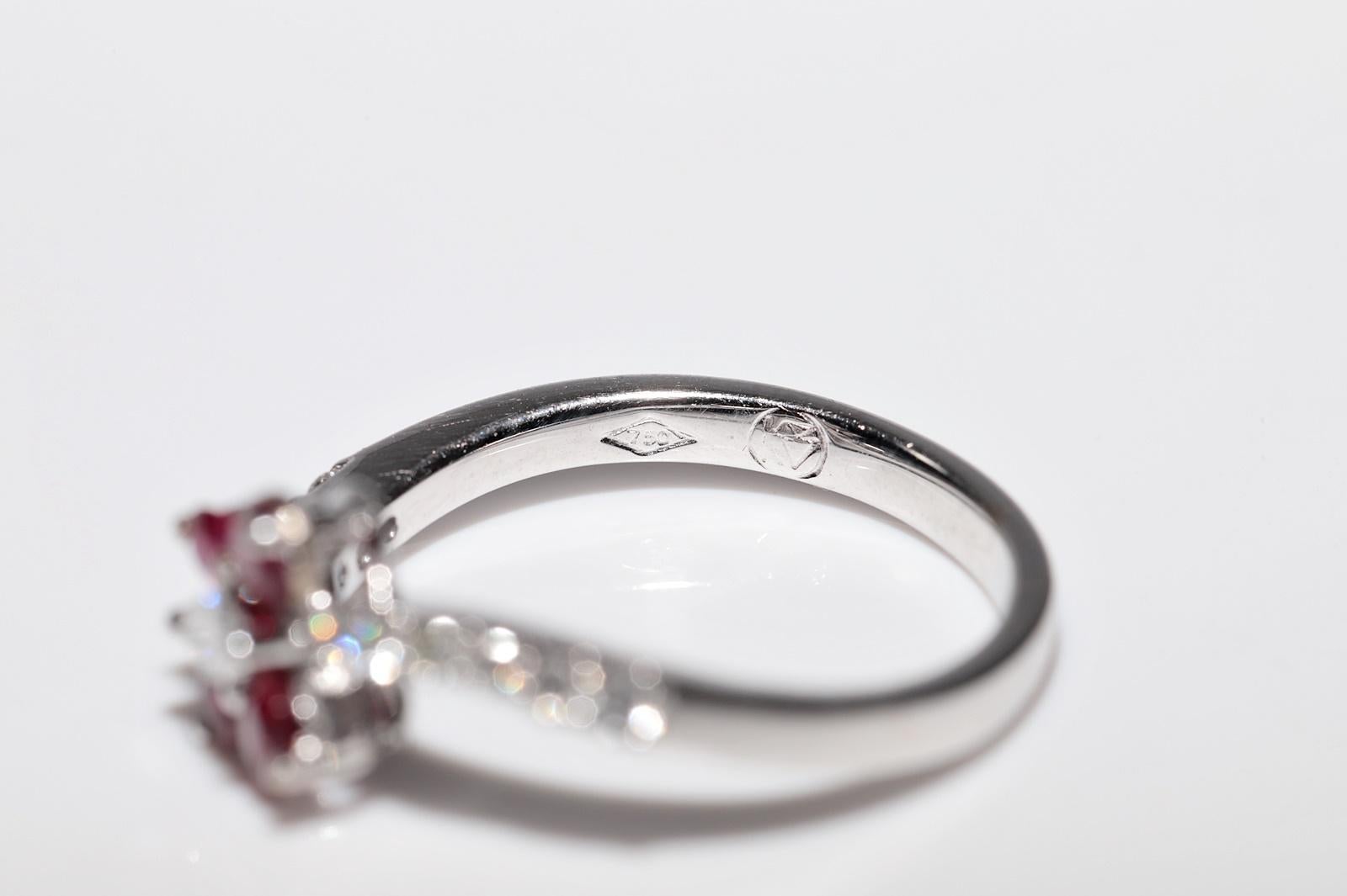 Anello decorato con diamanti naturali e rubini in oro 18 carati in vendita 1