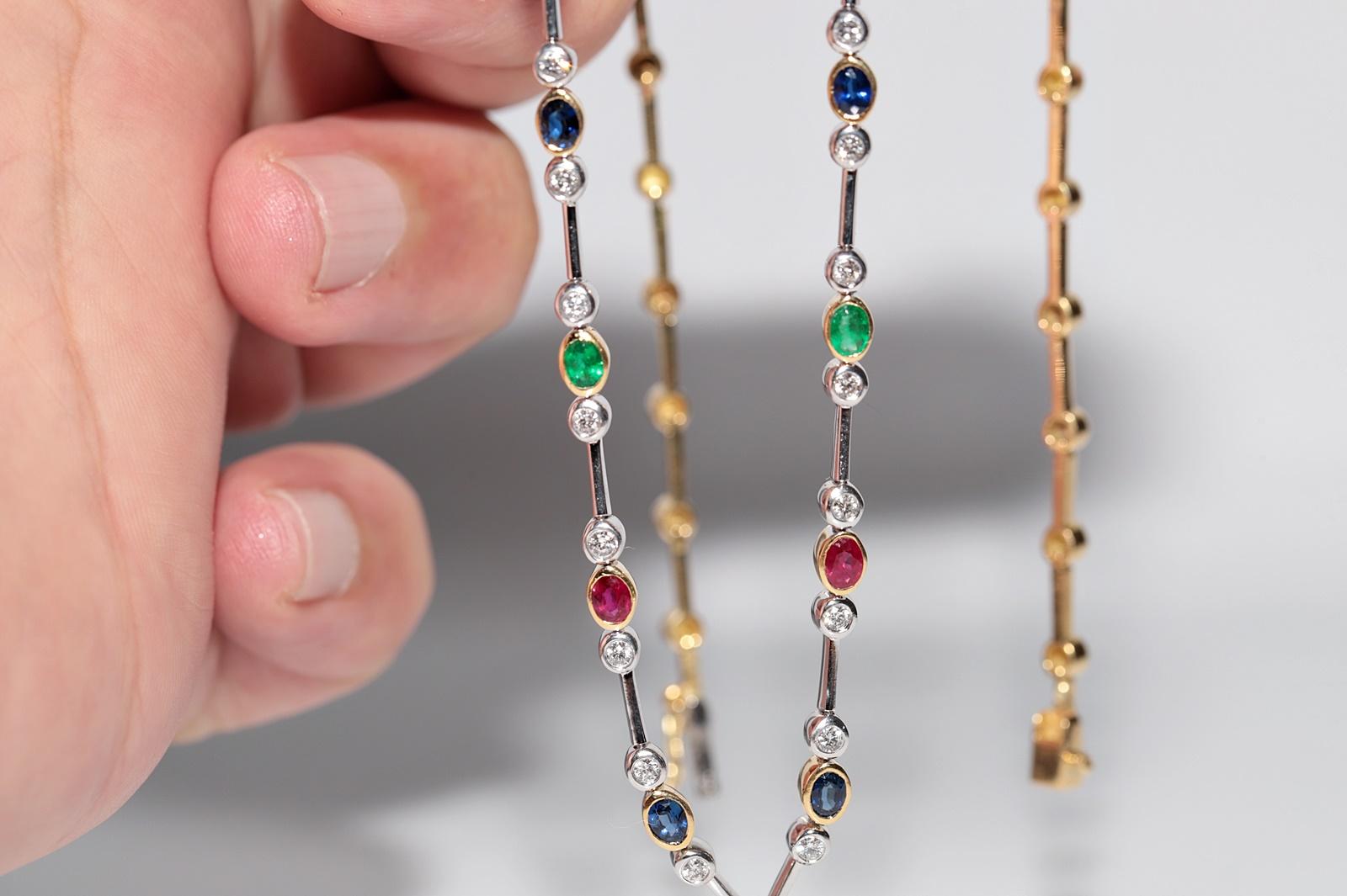 Collar de Oro de 18 K Decorado con Diamantes Naturales y Zafiro Esmeralda y Rubí en venta 3