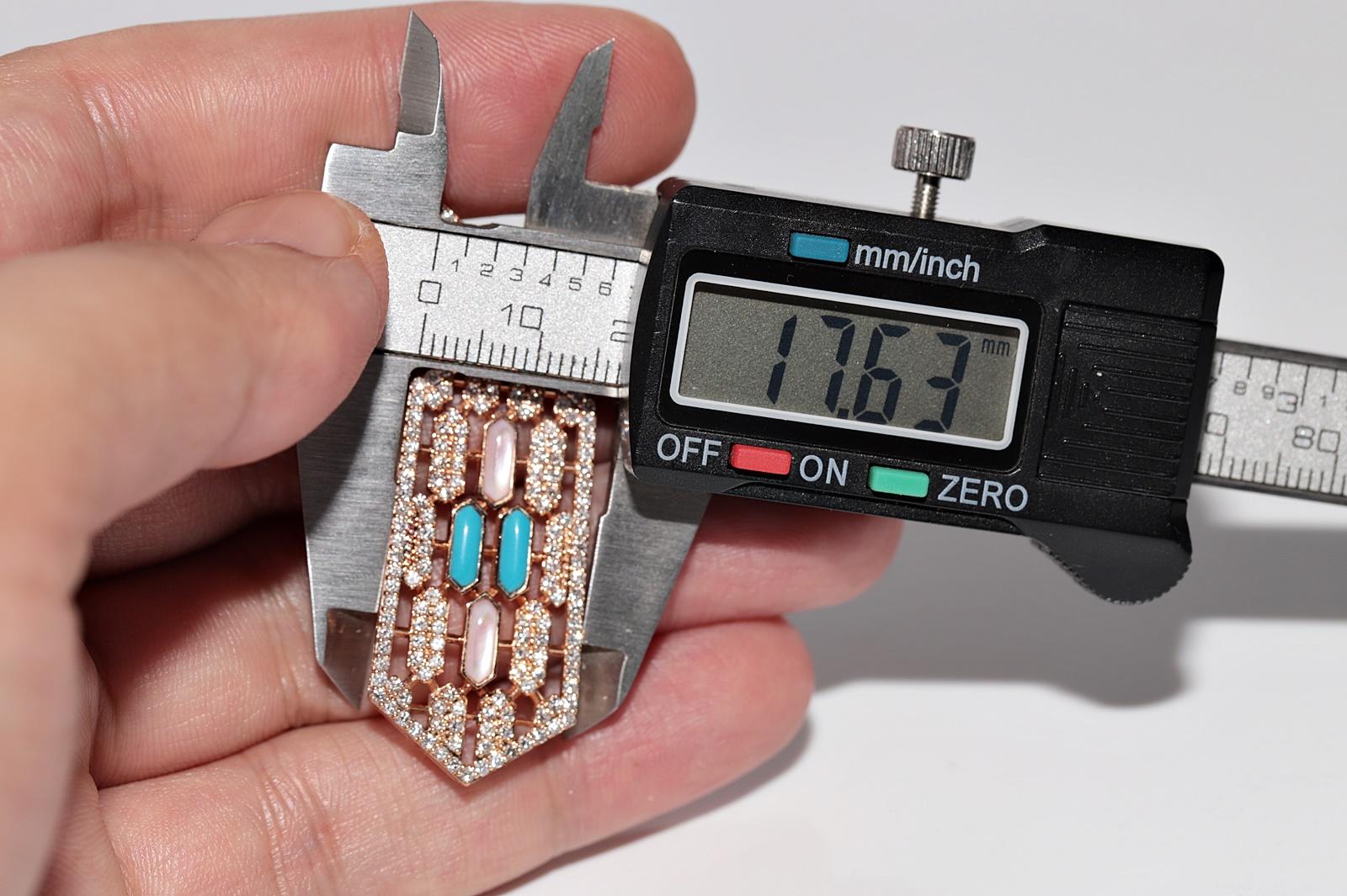 18 Karat Gold Natürlicher Diamant und Türkis Dekorierter Tropfenohrring im Angebot 5