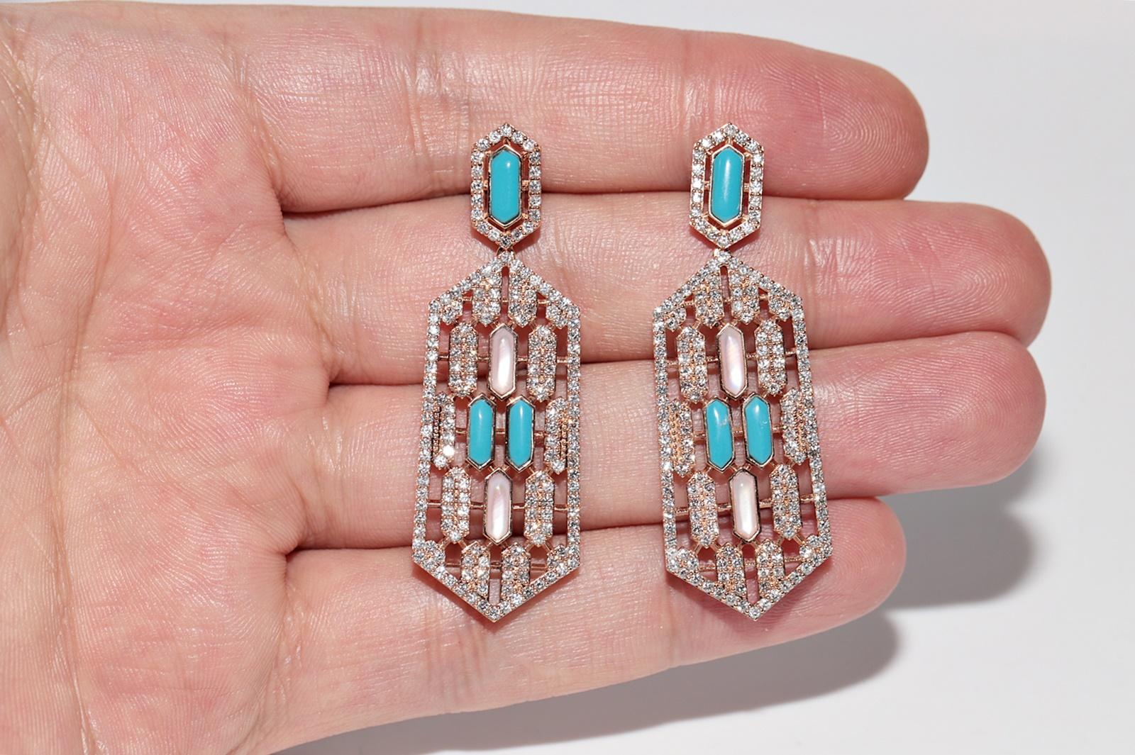 18 Karat Gold Natürlicher Diamant und Türkis Dekorierter Tropfenohrring im Angebot 8