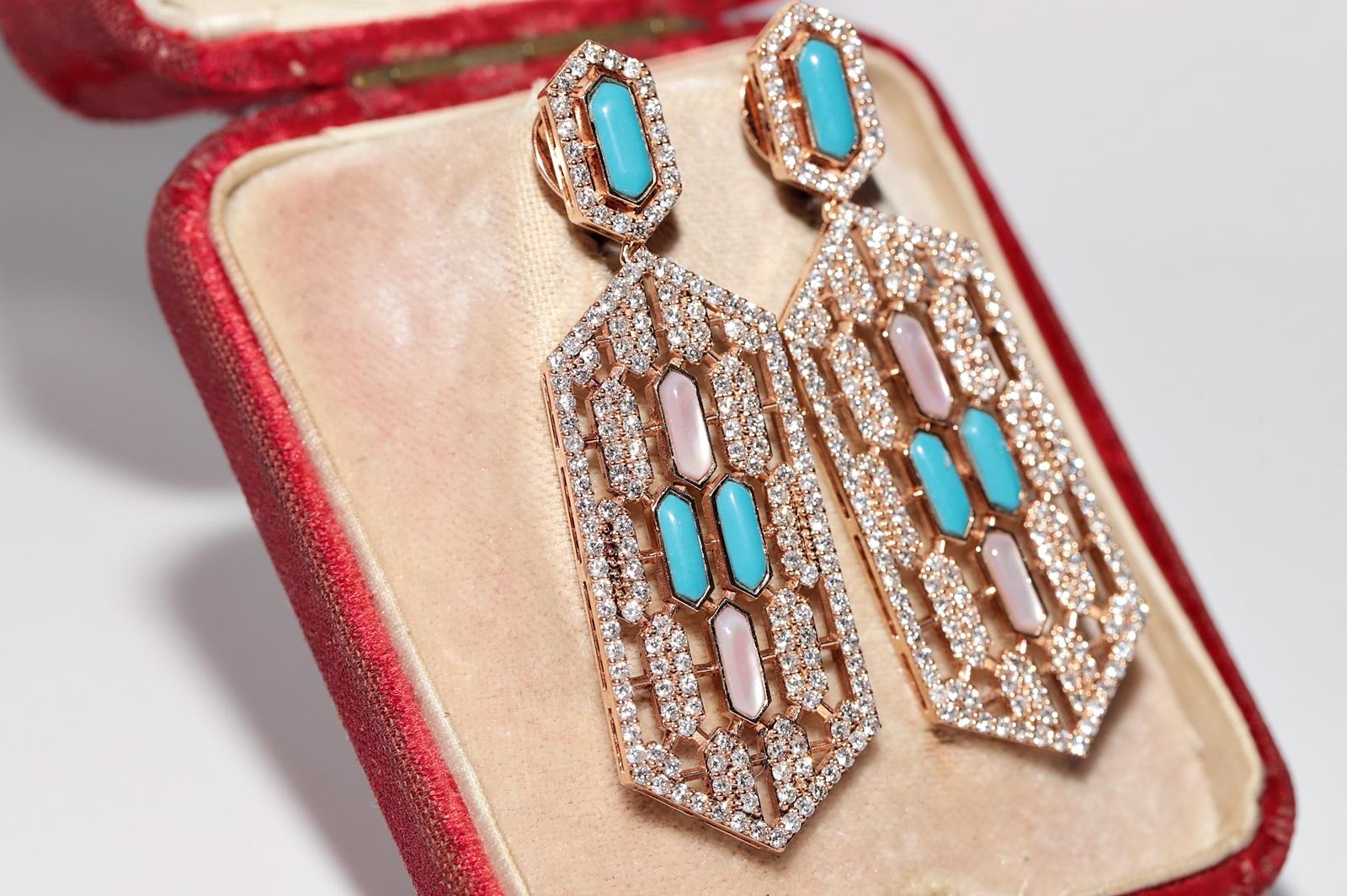 18 Karat Gold Natürlicher Diamant und Türkis Dekorierter Tropfenohrring (Moderne) im Angebot