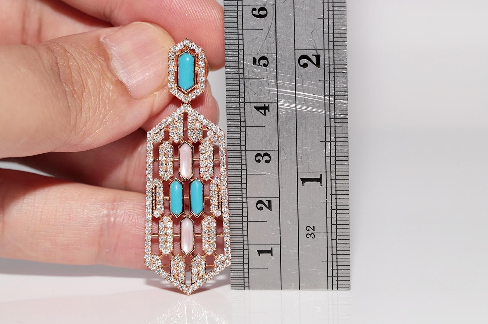 18 Karat Gold Natürlicher Diamant und Türkis Dekorierter Tropfenohrring (Brillantschliff) im Angebot