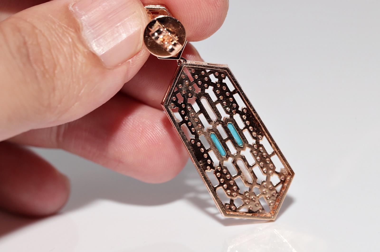 18 Karat Gold Natürlicher Diamant und Türkis Dekorierter Tropfenohrring im Angebot 1