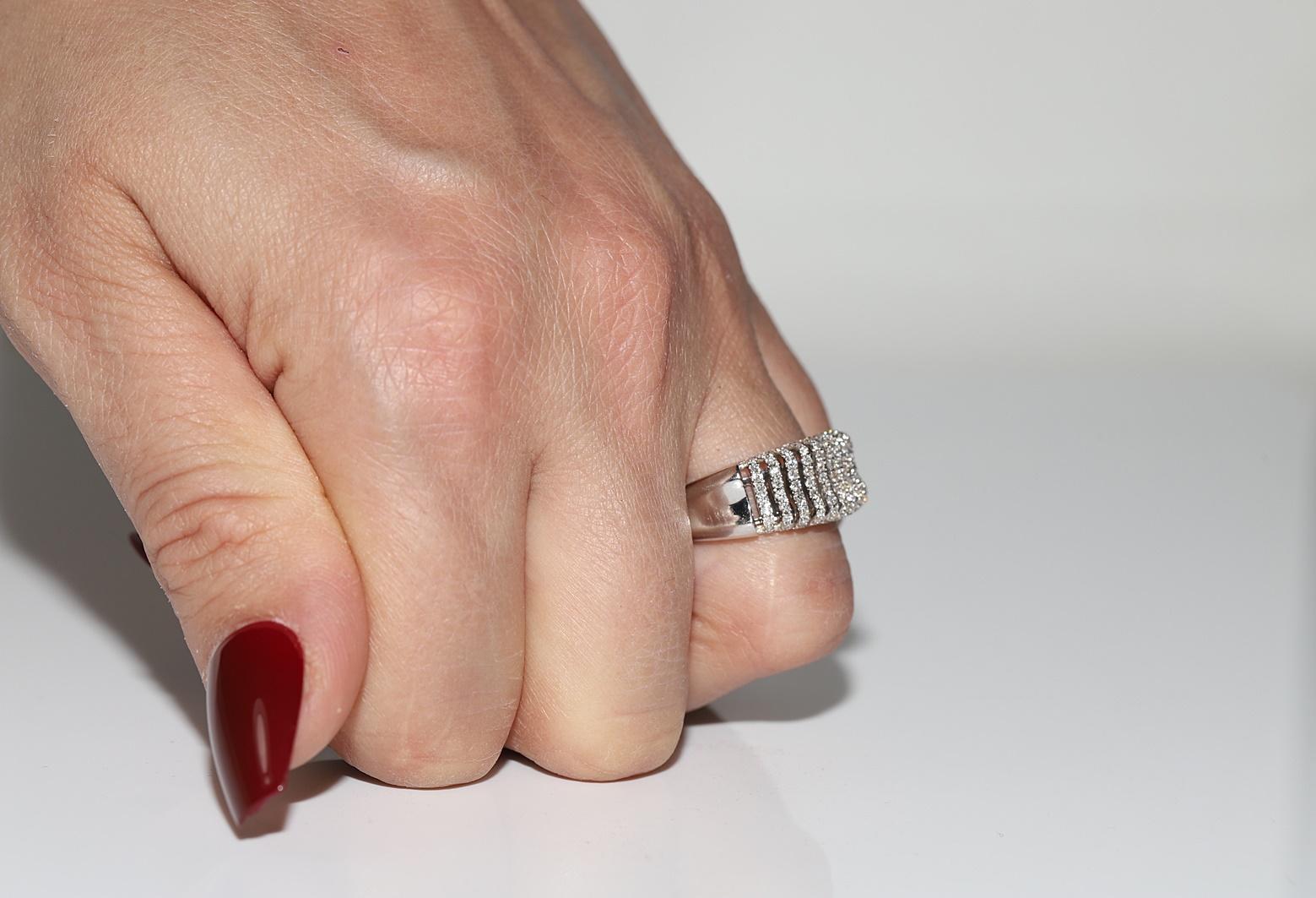 Bague forte en or 18k ornée de diamants naturels en vente 6