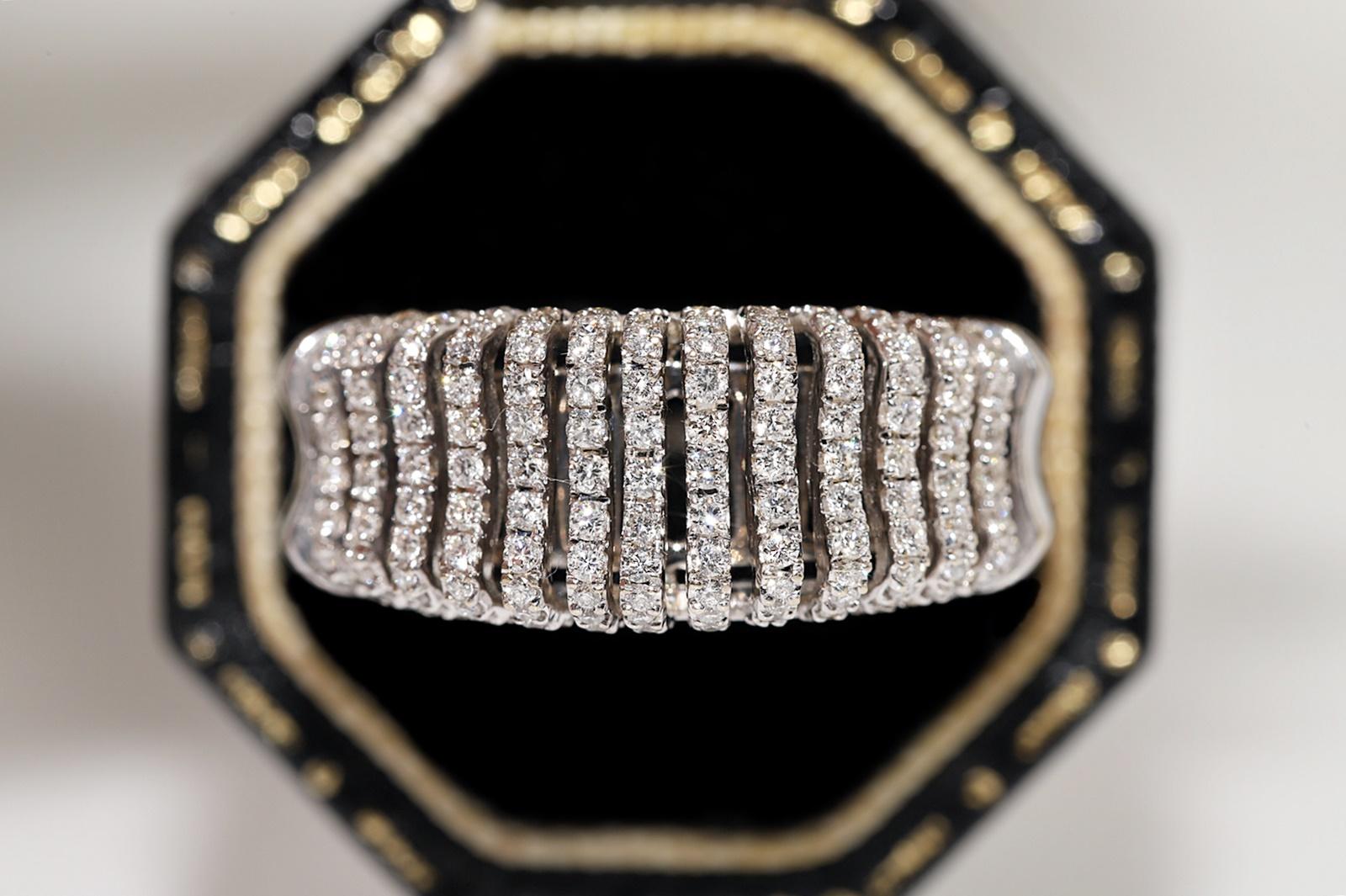 In sehr gutem Zustand.
Gesamtgewicht 6,7 Gramm.
Insgesamt ist Diamant 0,63 ct.
Der Diamant ist G Farbe und vvs-vs Klarheit.
Ringgröße ist US 6.75 
Wir können jede Größe herstellen.
Die Box ist nicht enthalten.
Bitte kontaktieren Sie uns bei Fragen.
