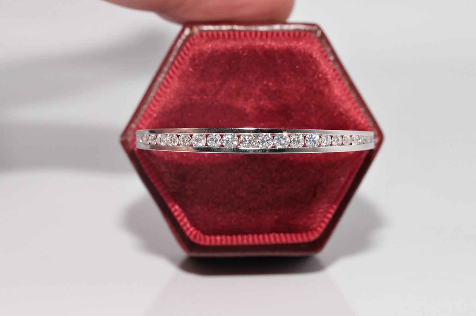 In ottime condizioni.
Il peso totale è di 11,1 grammi.
Totalmente è un diamante di 1,10 ct.
Il diamante ha un colore F-G e una purezza vvs1-vs1.
La misura dell'anello è US 8 e US 7.5 
Possiamo realizzare qualsiasi dimensione.
Per qualsiasi domanda,