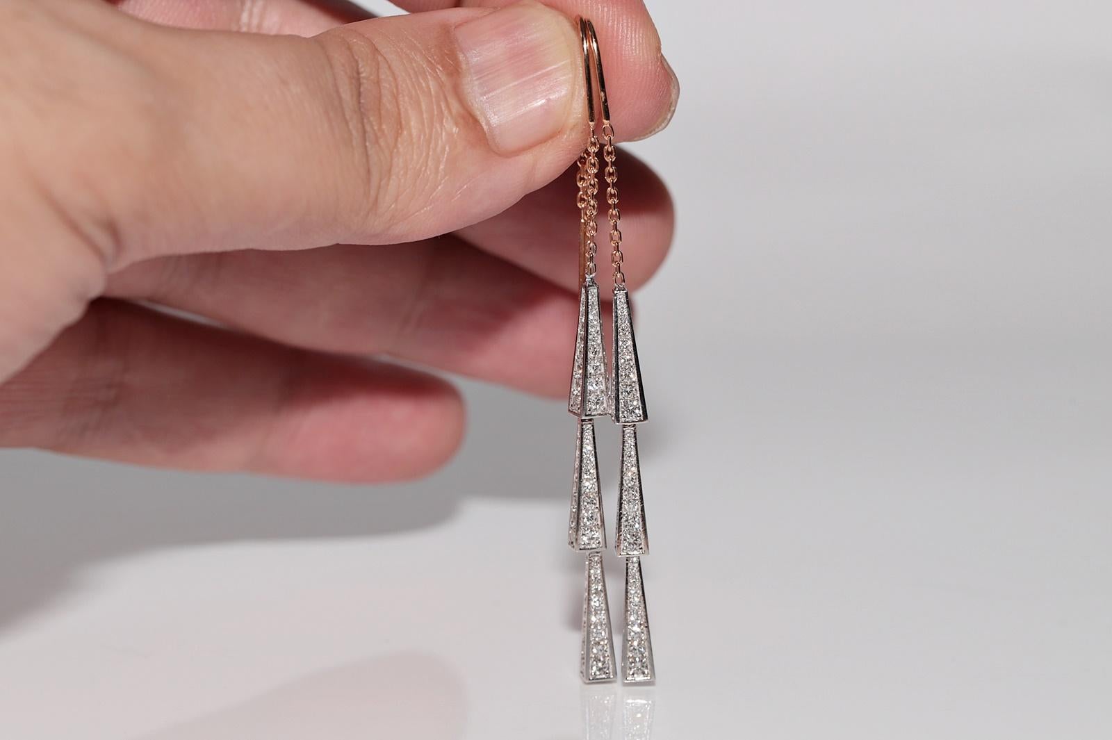In ottime condizioni.
Il peso totale è di 5 grammi.
Totalmente è un diamante di 1,93 ct.
Il diamante ha un colore F e una purezza vvs.
Per qualsiasi domanda, contattaci.