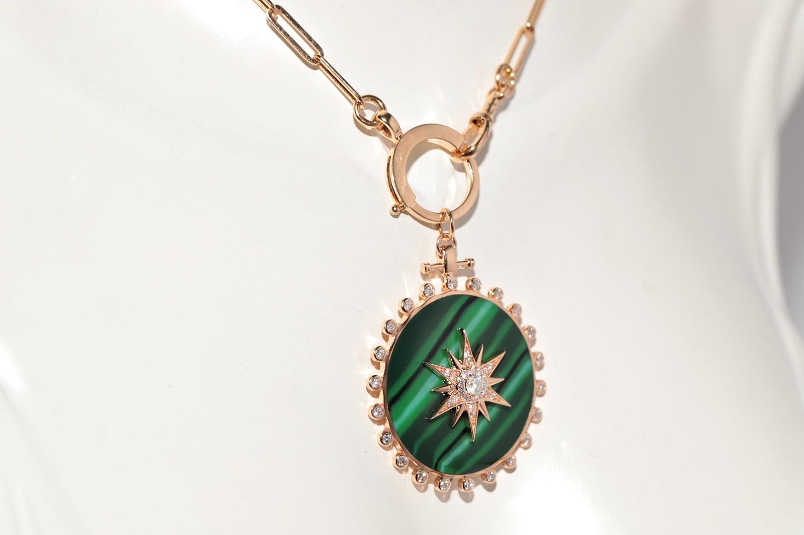 18k Gold Natural Diamond  Decorated Enamel Pendant Necklace In Good Condition For Sale In Fatih/İstanbul, 34