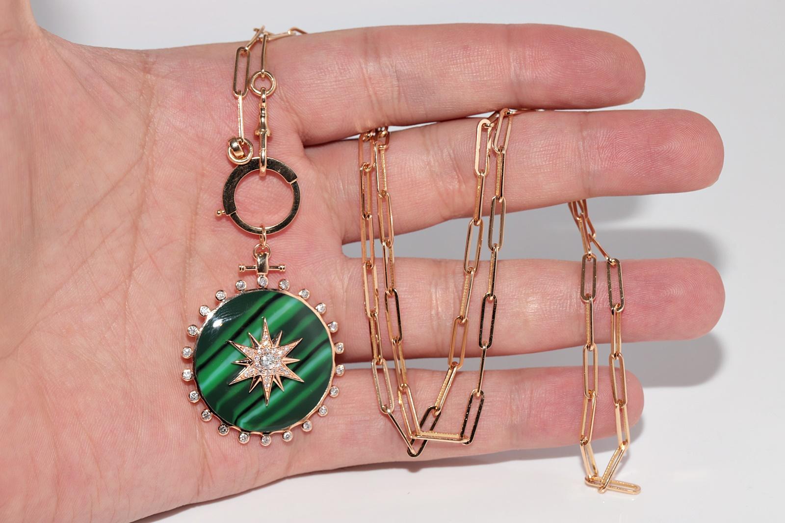 Or 18k Diamant naturel  Collier à pendentifs en émail décoré en vente 2